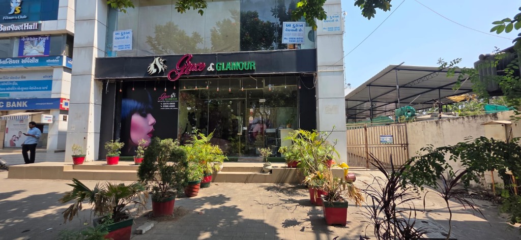 Grace & Glamour Salon Exterior