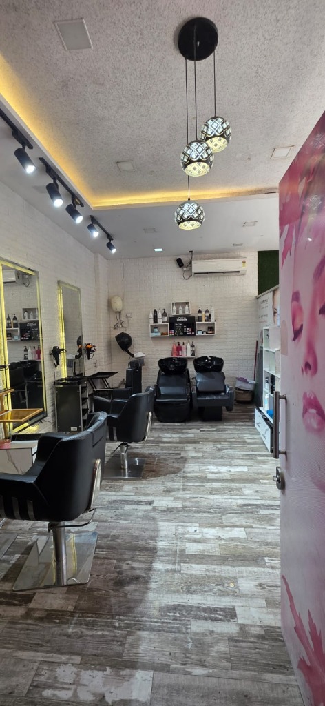 Grace & Glamour Hair Styling Interior